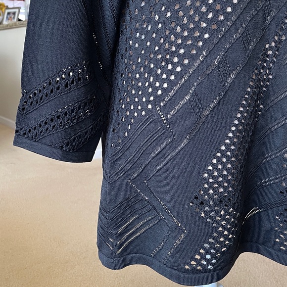 CALVIN KLEIN Women’s Top. - Picture 4 of 11